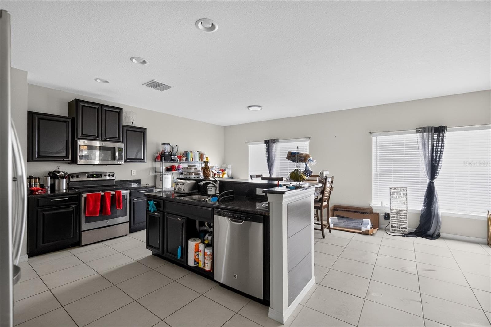 Single Family Residence at 11202 CARRICK STONE ST, WIMAUMA, photo 11 of 22