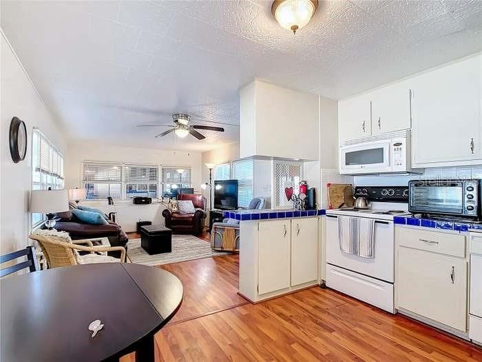 Mobile Home at 2331 BELLEAIR RD #116, CLEARWATER, photo 19 of 50