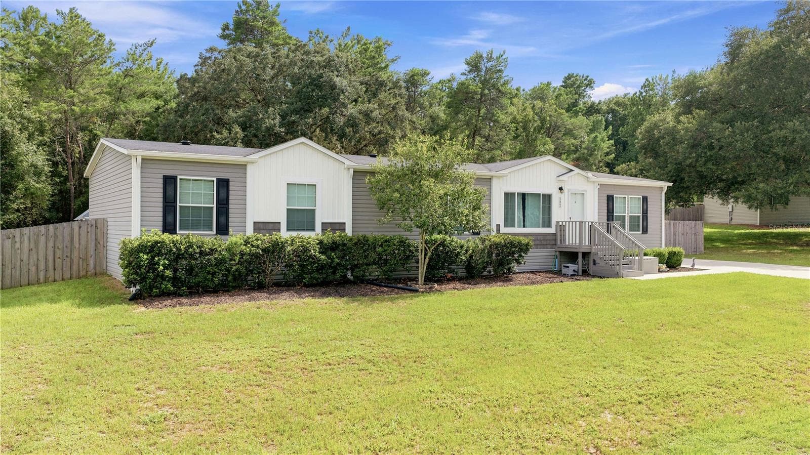 Manufactured Home at 122 SE 70TH CIR, OCALA, photo 2 of 33