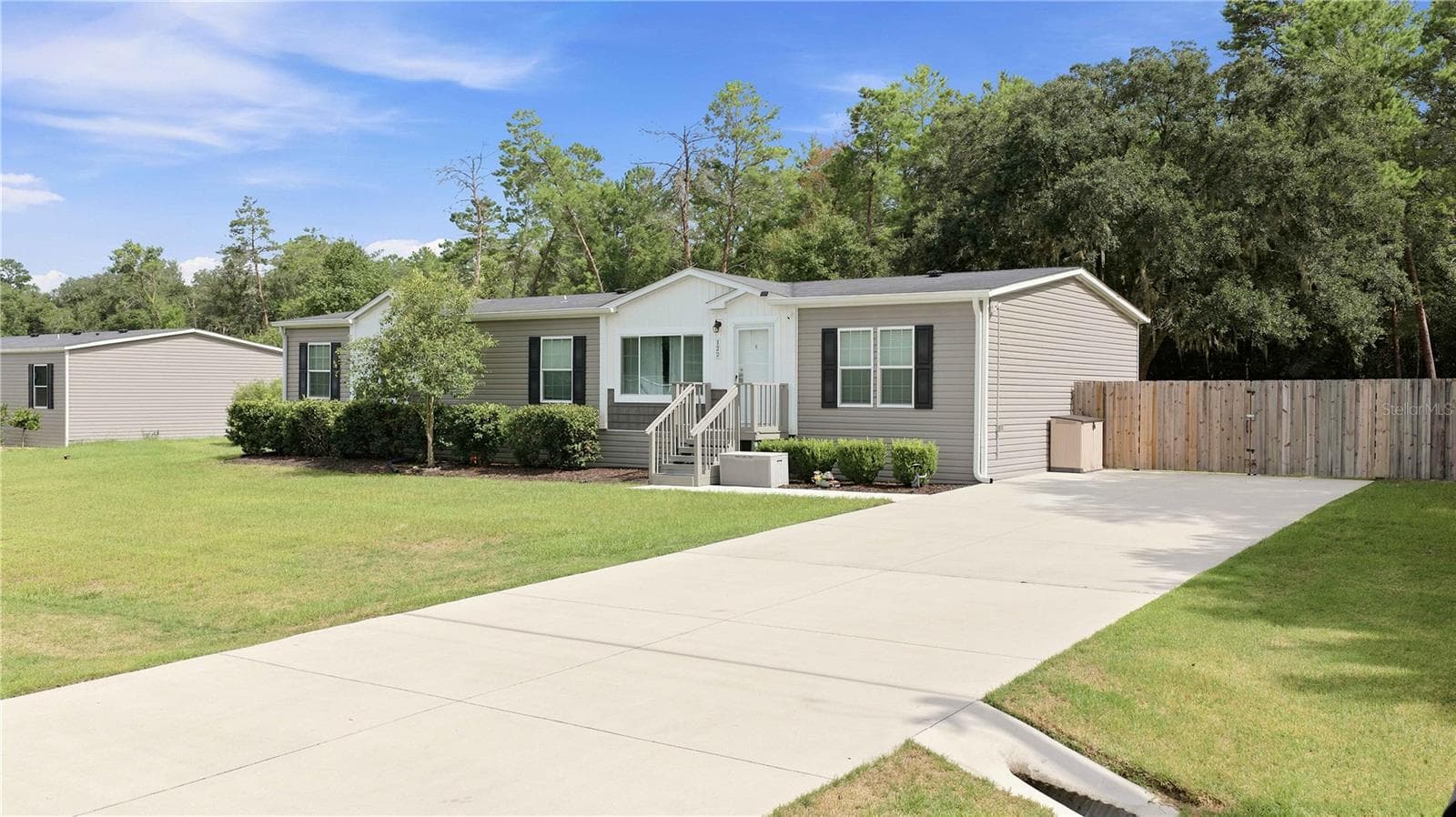 Manufactured Home at 122 SE 70TH CIR, OCALA, photo 3 of 33