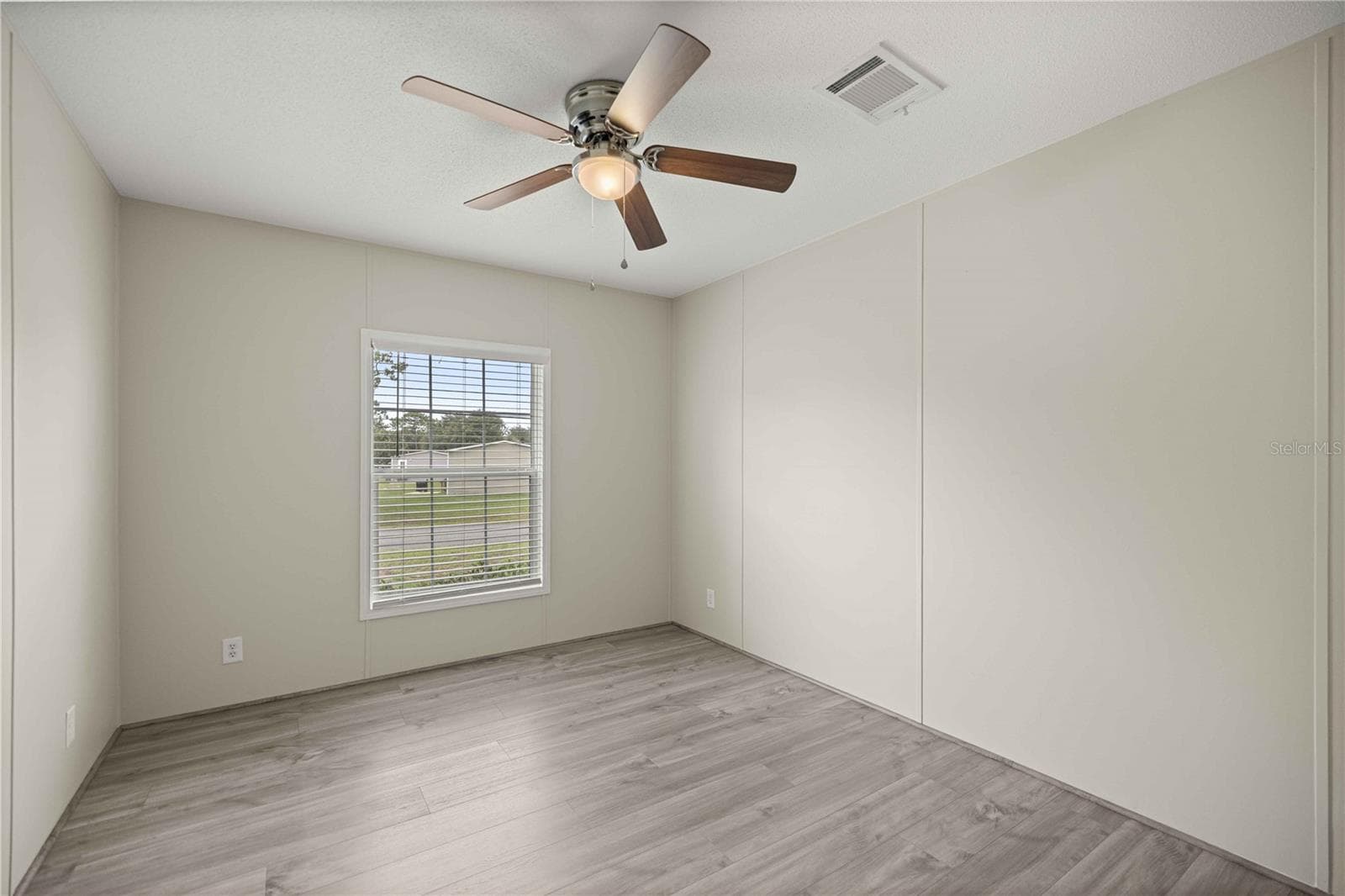 Manufactured Home at 122 SE 70TH CIR, OCALA, photo 14 of 33