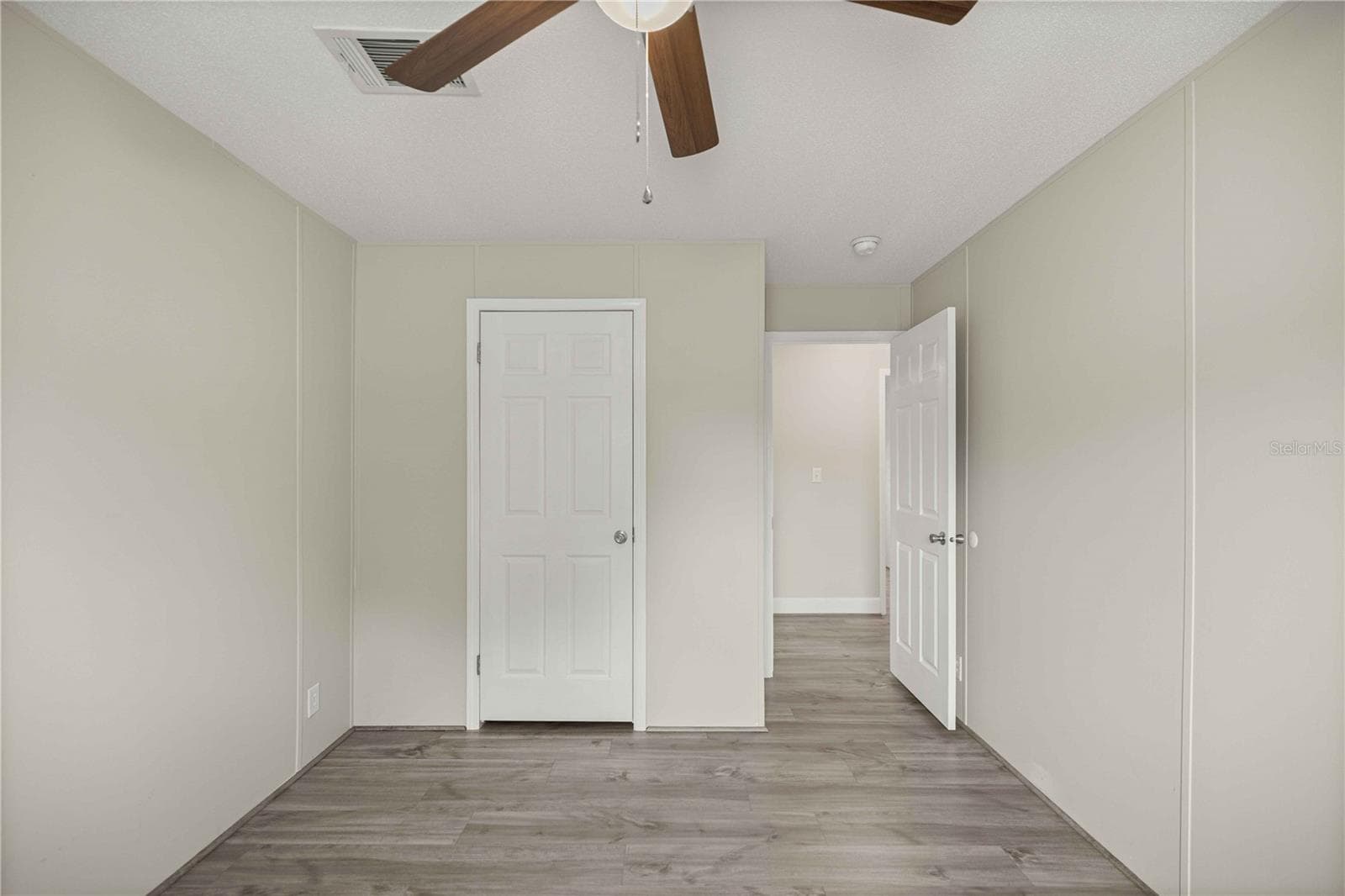 Manufactured Home at 122 SE 70TH CIR, OCALA, photo 17 of 33