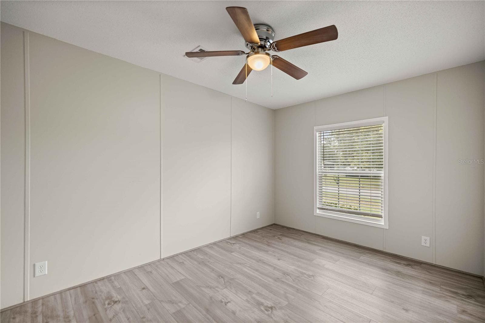 Manufactured Home at 122 SE 70TH CIR, OCALA, photo 26 of 33