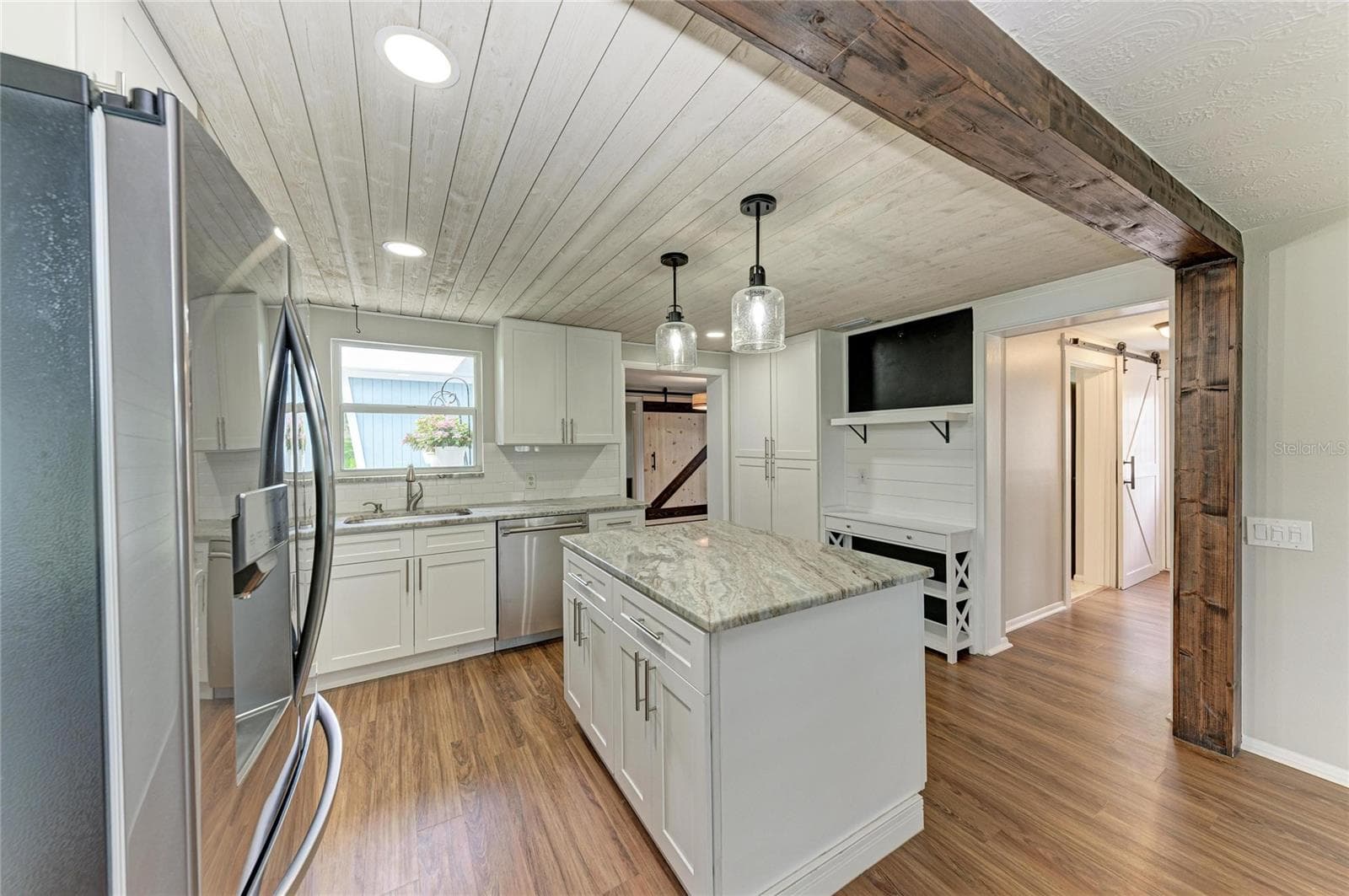 Single Family Residence at 3138 WILLIAMSBURG ST, SARASOTA, photo 15 of 68