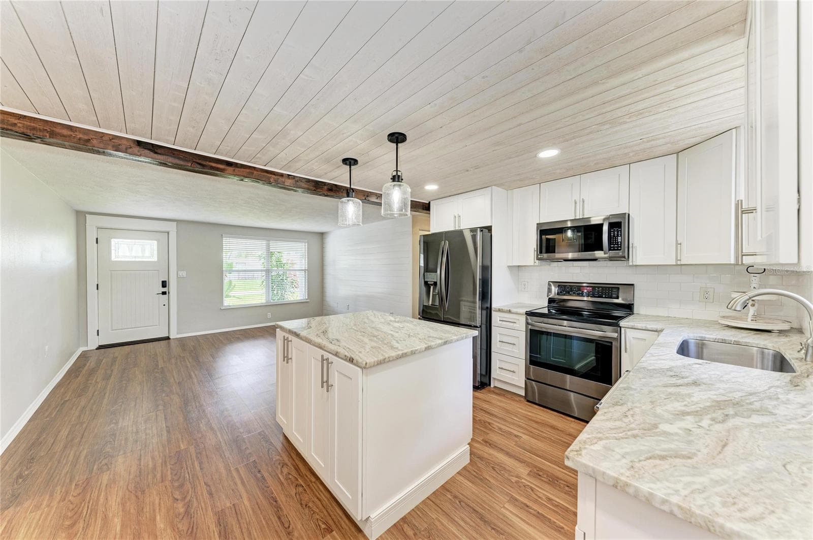 Single Family Residence at 3138 WILLIAMSBURG ST, SARASOTA, photo 16 of 68