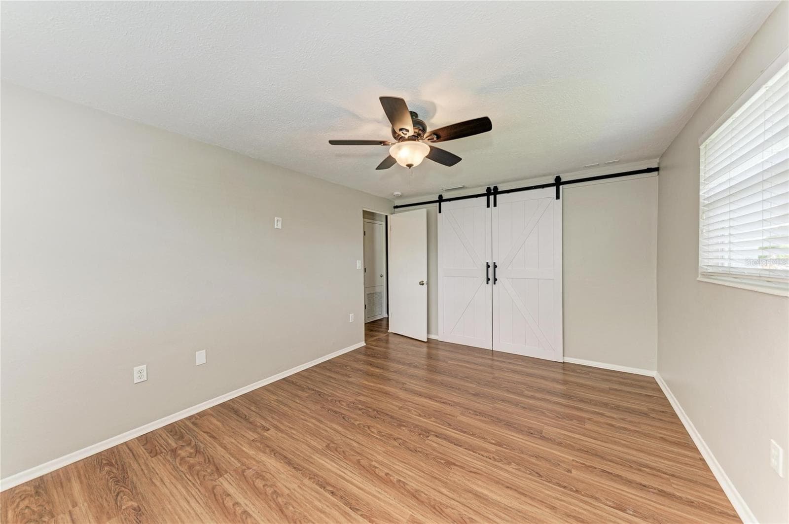 Single Family Residence at 3138 WILLIAMSBURG ST, SARASOTA, photo 23 of 68