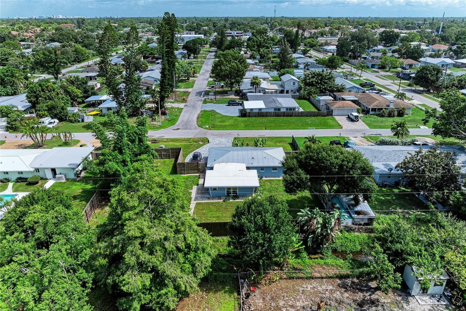Single Family Residence at 3138 WILLIAMSBURG ST, SARASOTA, photo 45 of 68