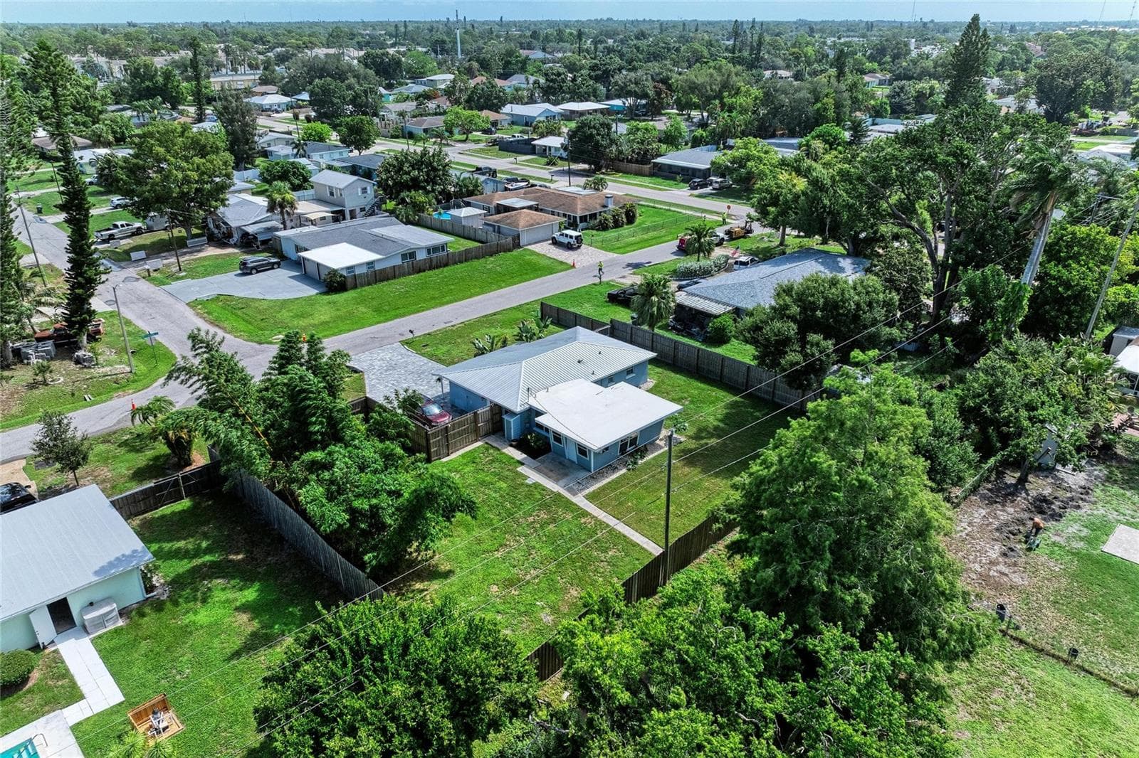 Single Family Residence at 3138 WILLIAMSBURG ST, SARASOTA, photo 49 of 68