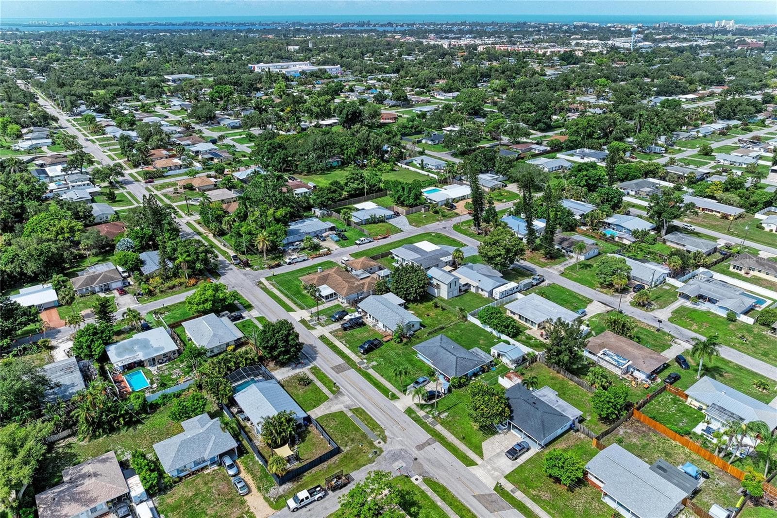 Single Family Residence at 3138 WILLIAMSBURG ST, SARASOTA, photo 51 of 68