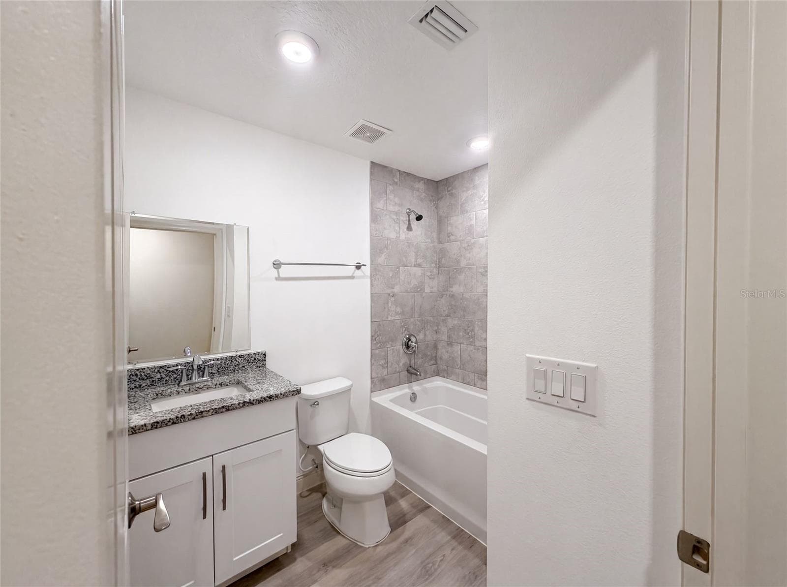 Single Family Residence at 3444 VALEVIEW DR, APOPKA, photo 12 of 25