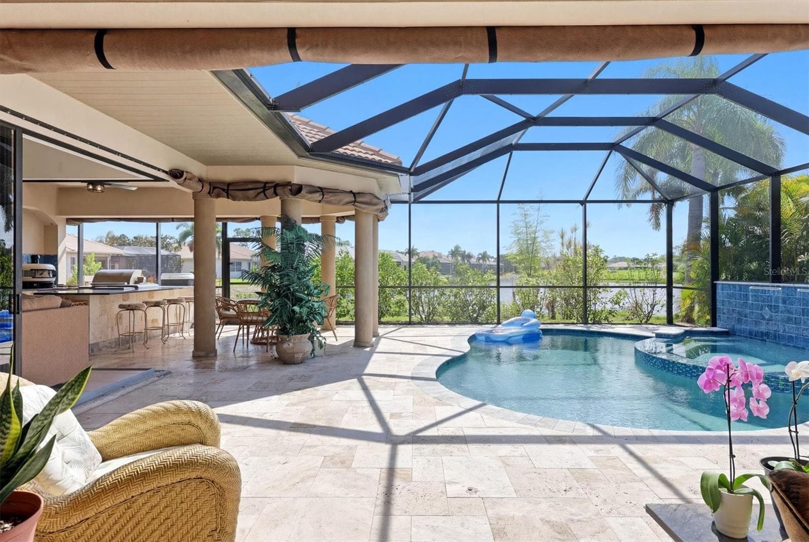 Caged Pool with water views - 815 TROPEZ LN, VENICE