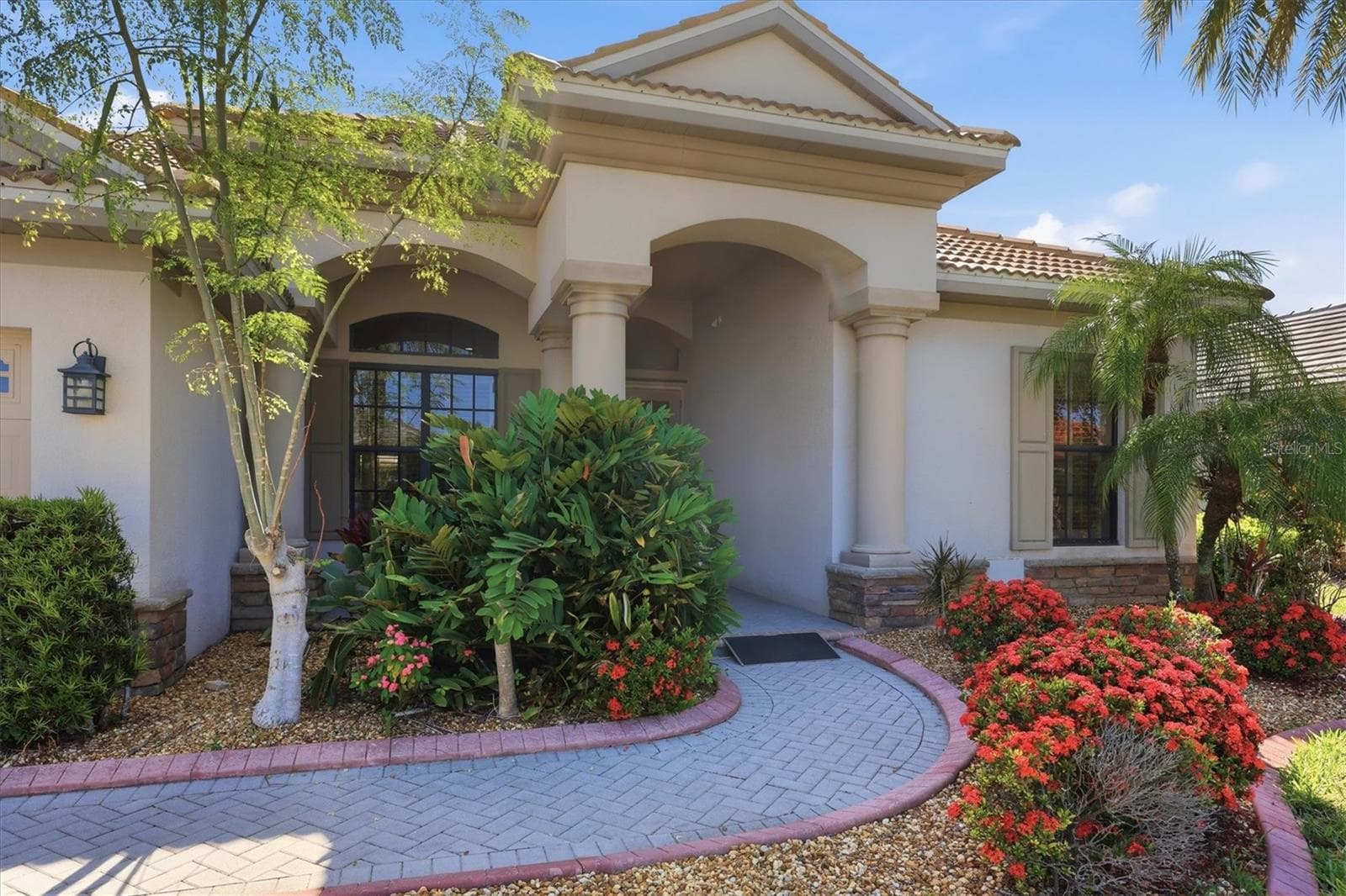 Single Family Residence at 815 TROPEZ LN, VENICE, photo 8 of 94