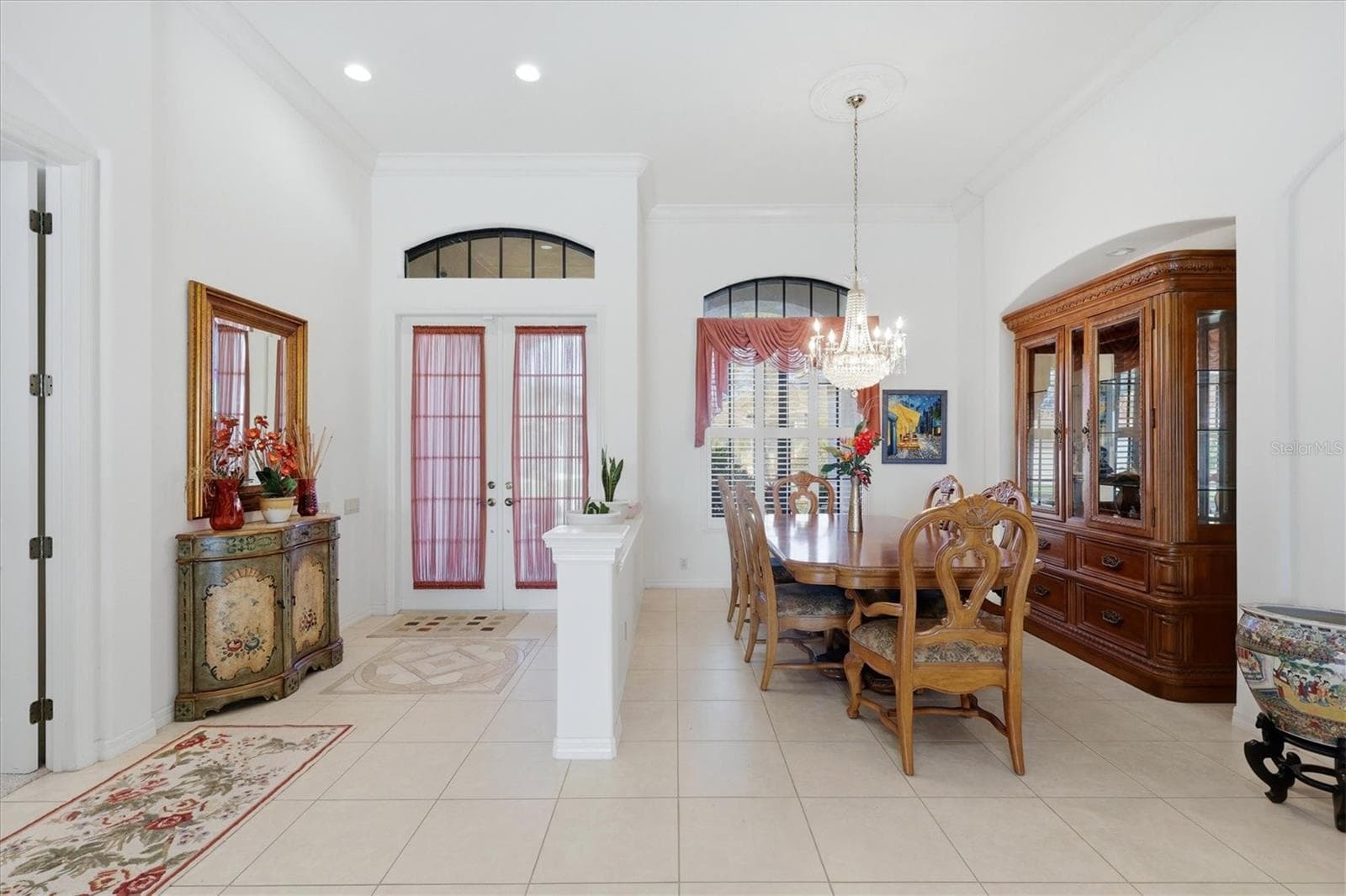 Foyer & Dining - 815 TROPEZ LN, VENICE