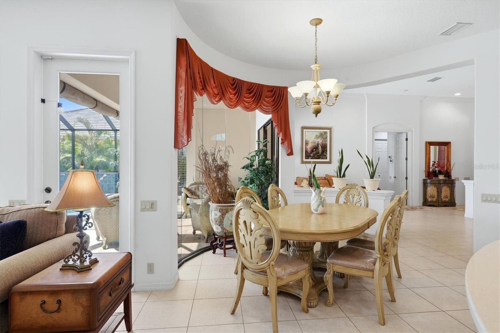 Breakfast Nook - 815 TROPEZ LN, VENICE