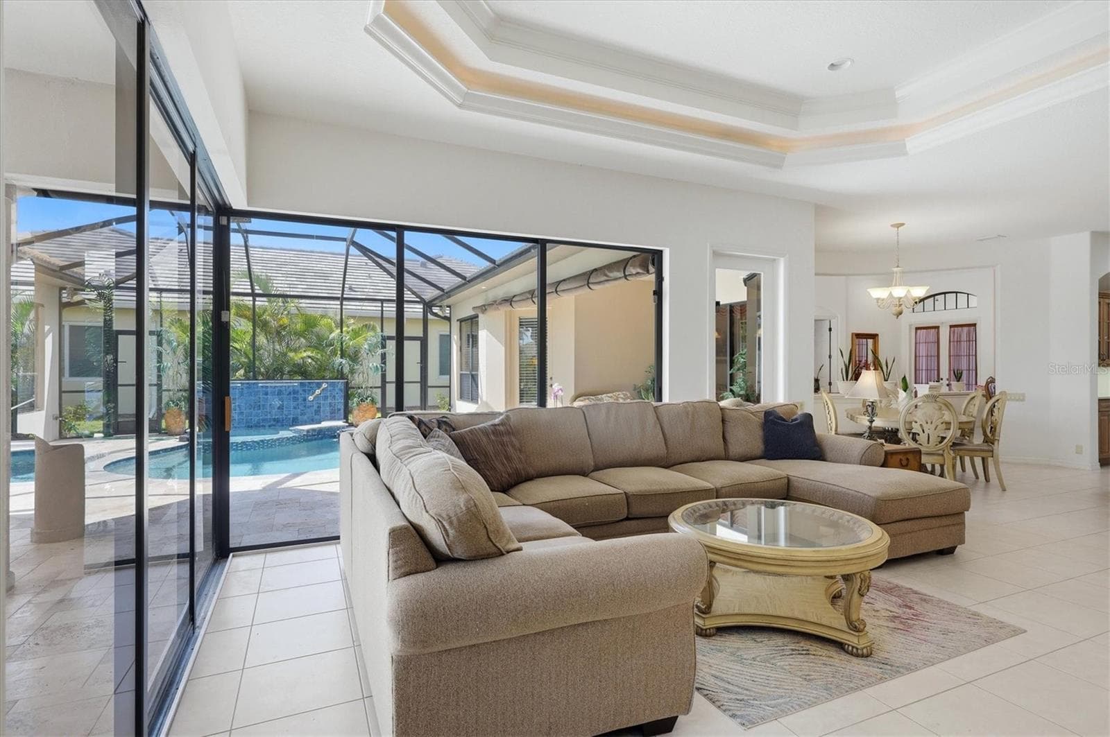 Window Walls to Lanai & Pool - 815 TROPEZ LN, VENICE