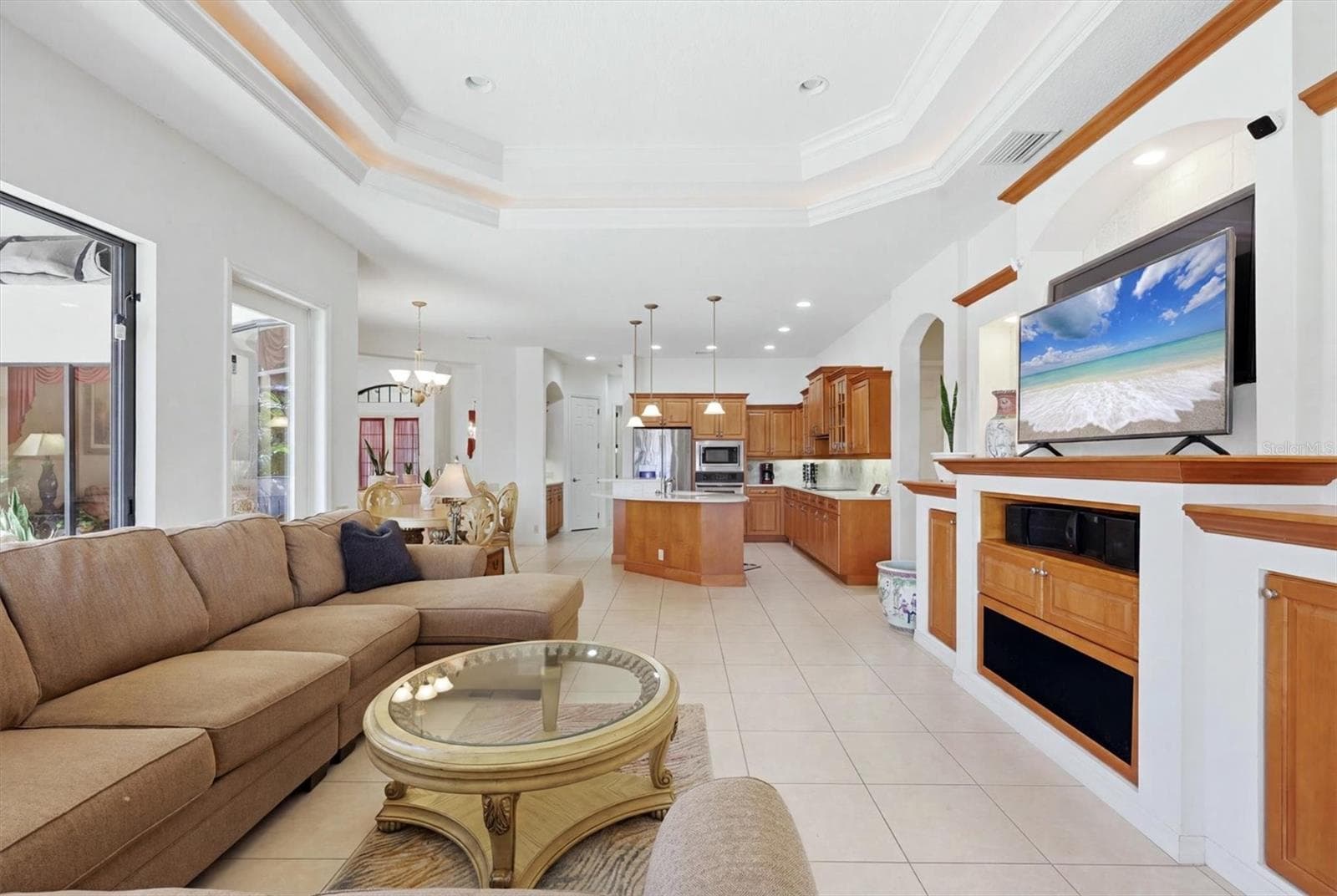 Great Room - 815 TROPEZ LN, VENICE