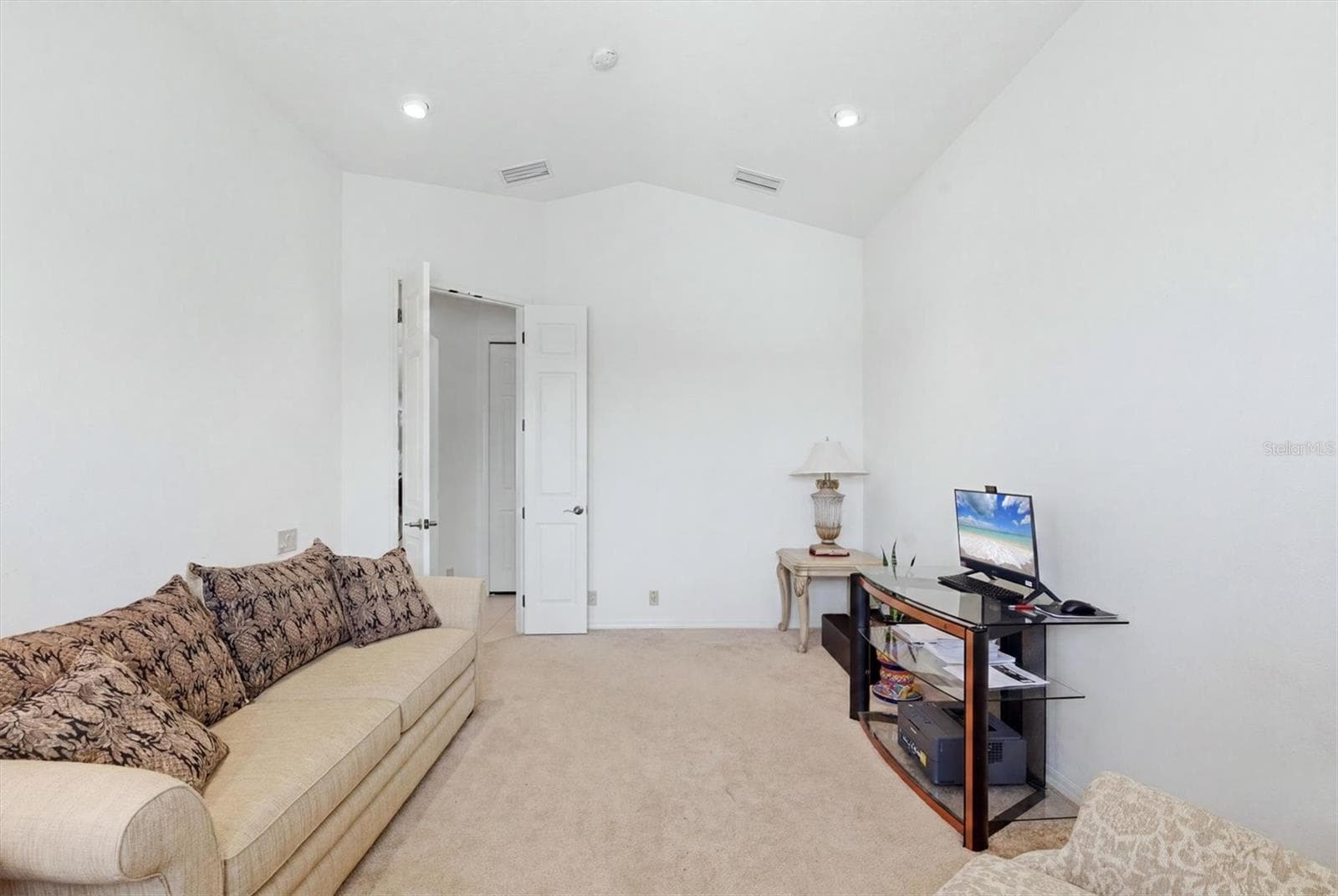 Office/Media Room - 815 TROPEZ LN, VENICE