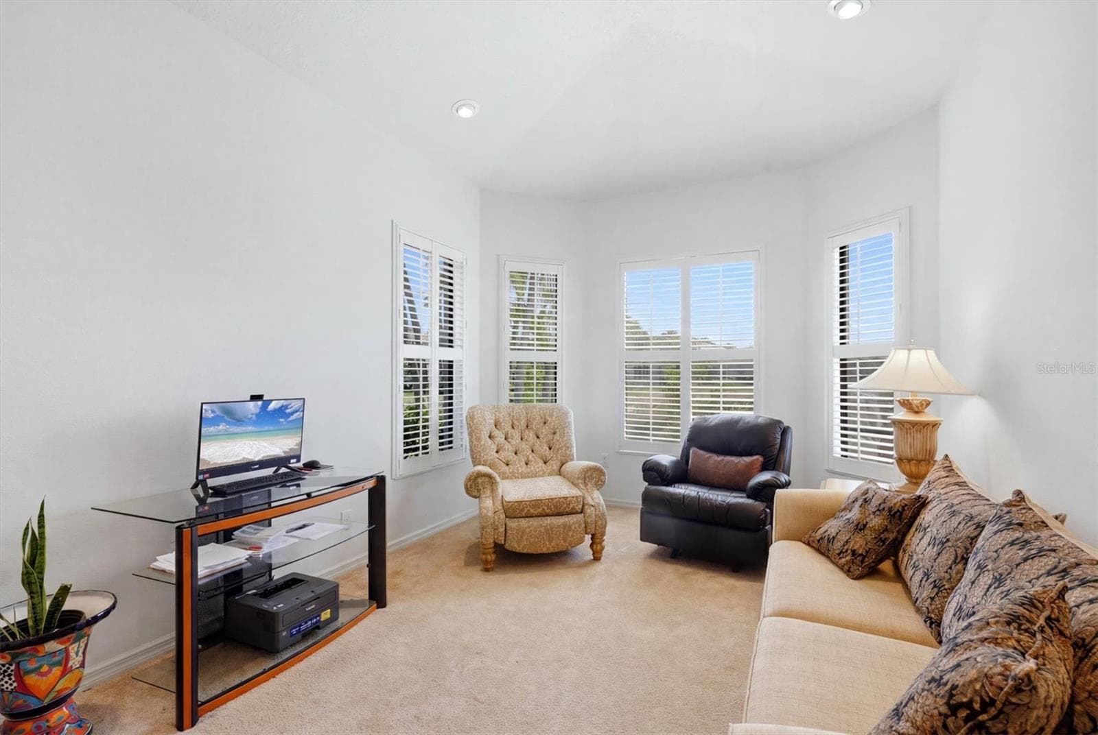 Office/Media Room - 815 TROPEZ LN, VENICE