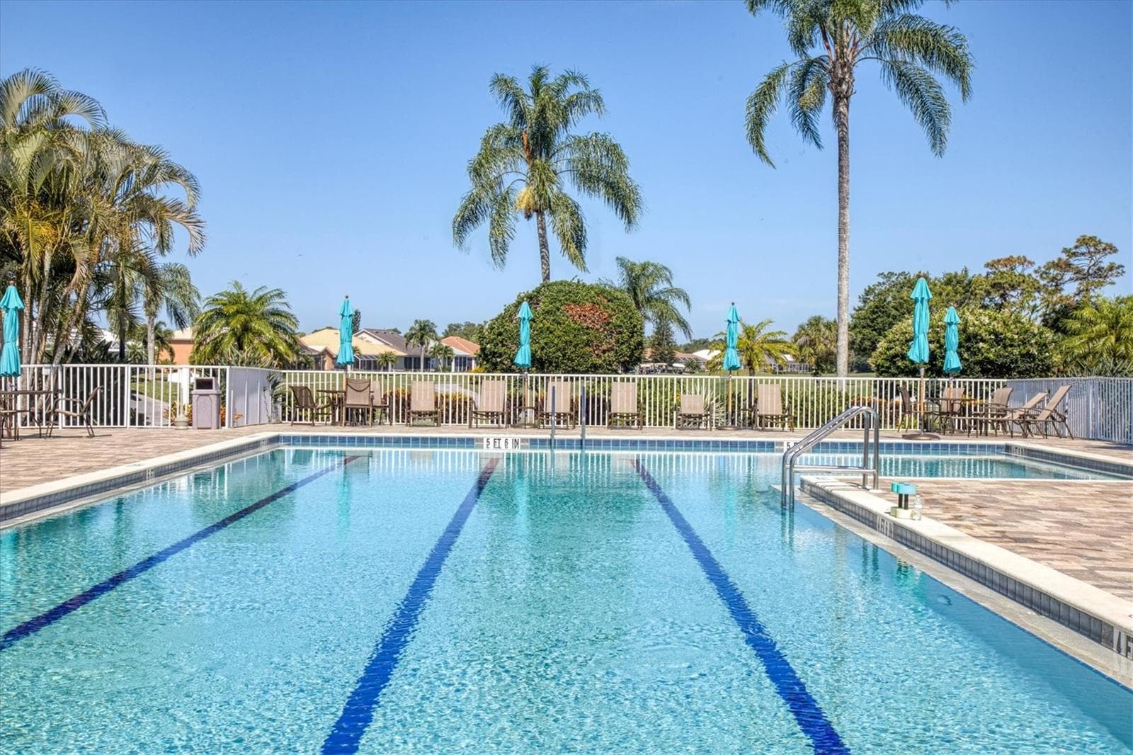 Community Pool - 815 TROPEZ LN, VENICE