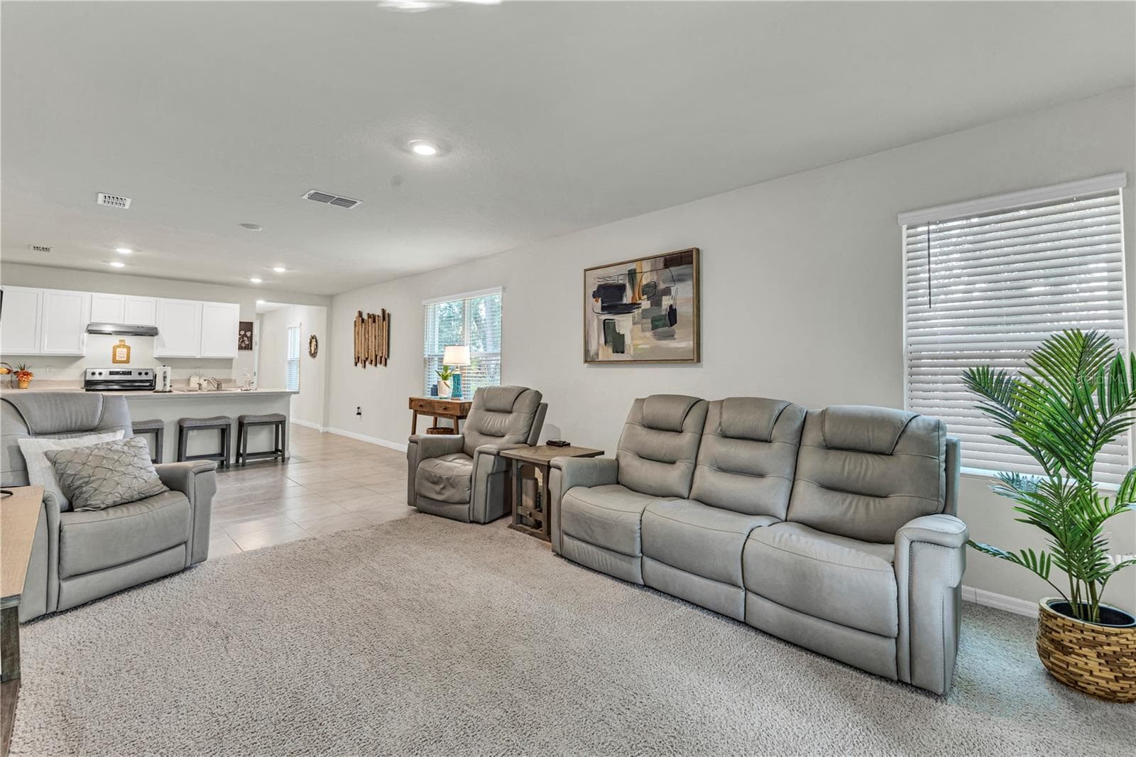 Livingroom - 345 PELHAM PARK DR, DELAND