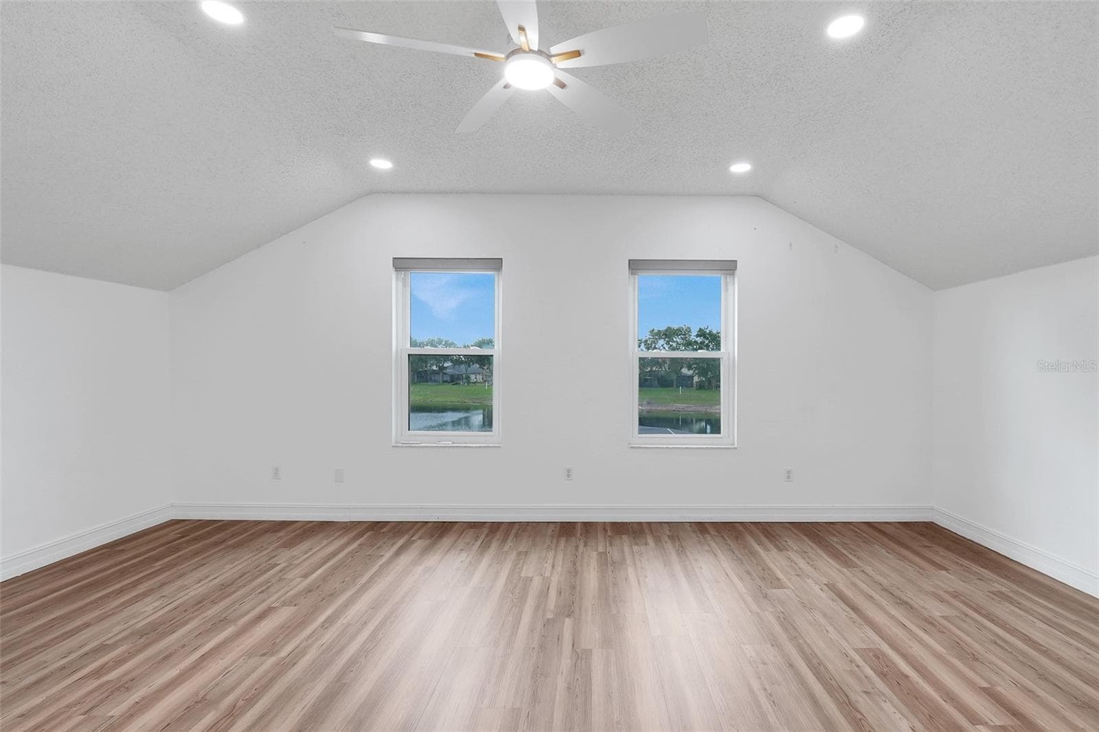 Upstairs master bedroom - 16740 GLENBROOK BLVD, CLERMONT