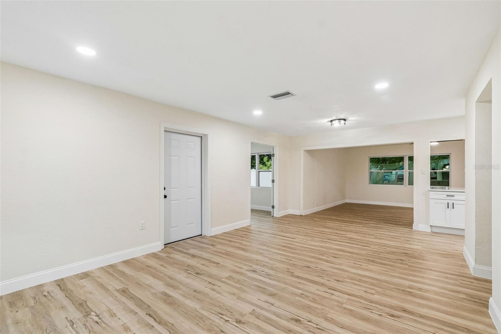 Single Family Residence at 6781 33RD AVE N, ST PETERSBURG, photo 8 of 63