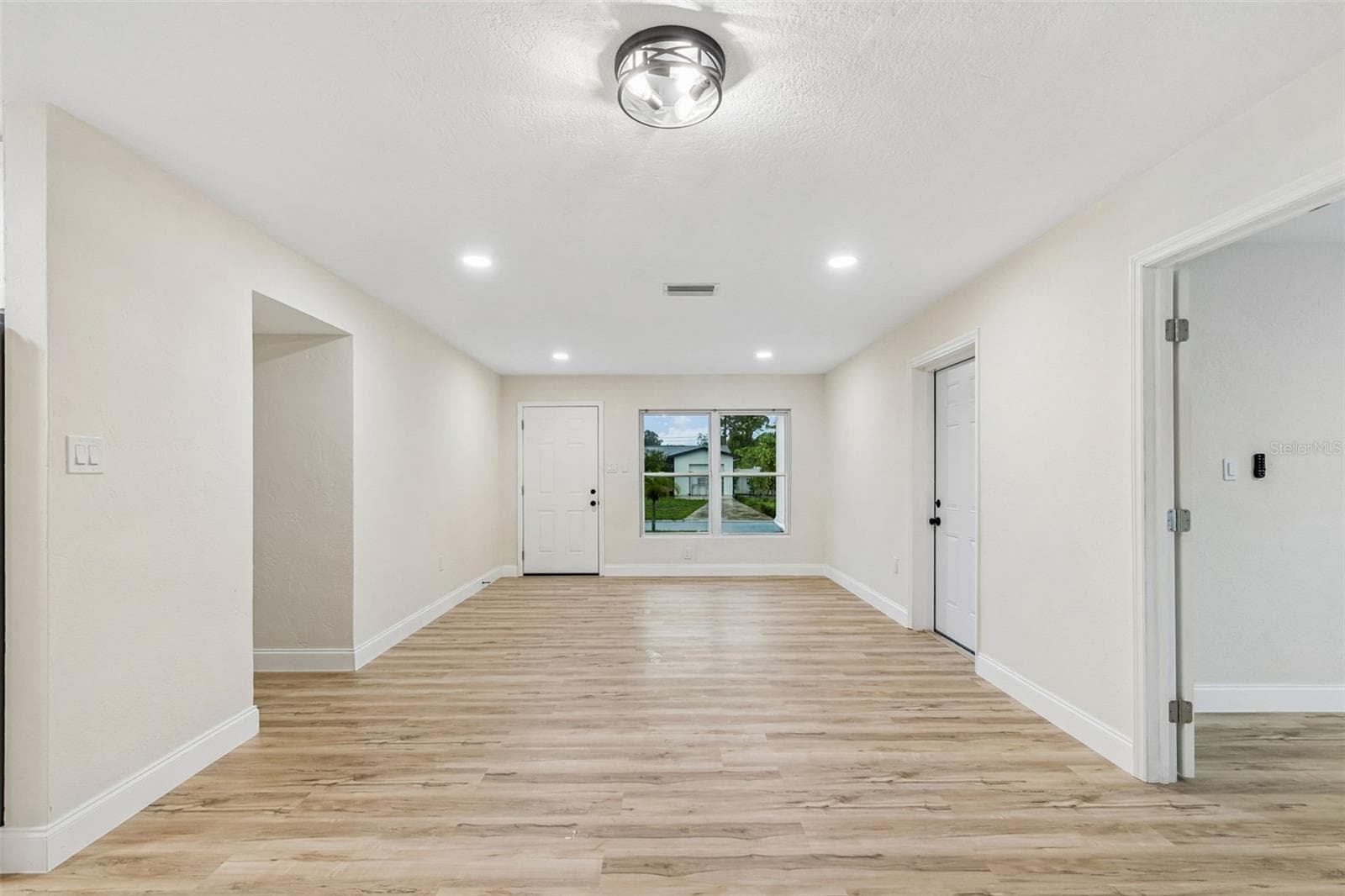 Single Family Residence at 6781 33RD AVE N, ST PETERSBURG, photo 10 of 63