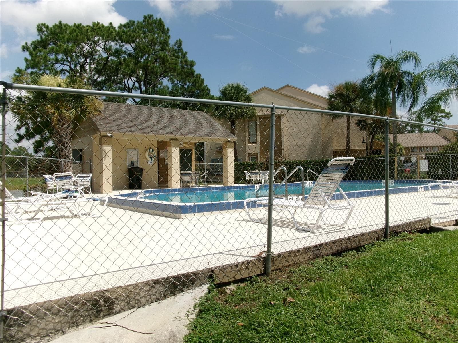 Fenced community pool - 4324 MIDDLEBROOK RD #4324, ORLANDO