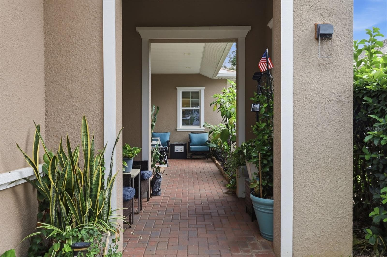 Front Courtyard - 273 SILVER MAPLE RD, GROVELAND