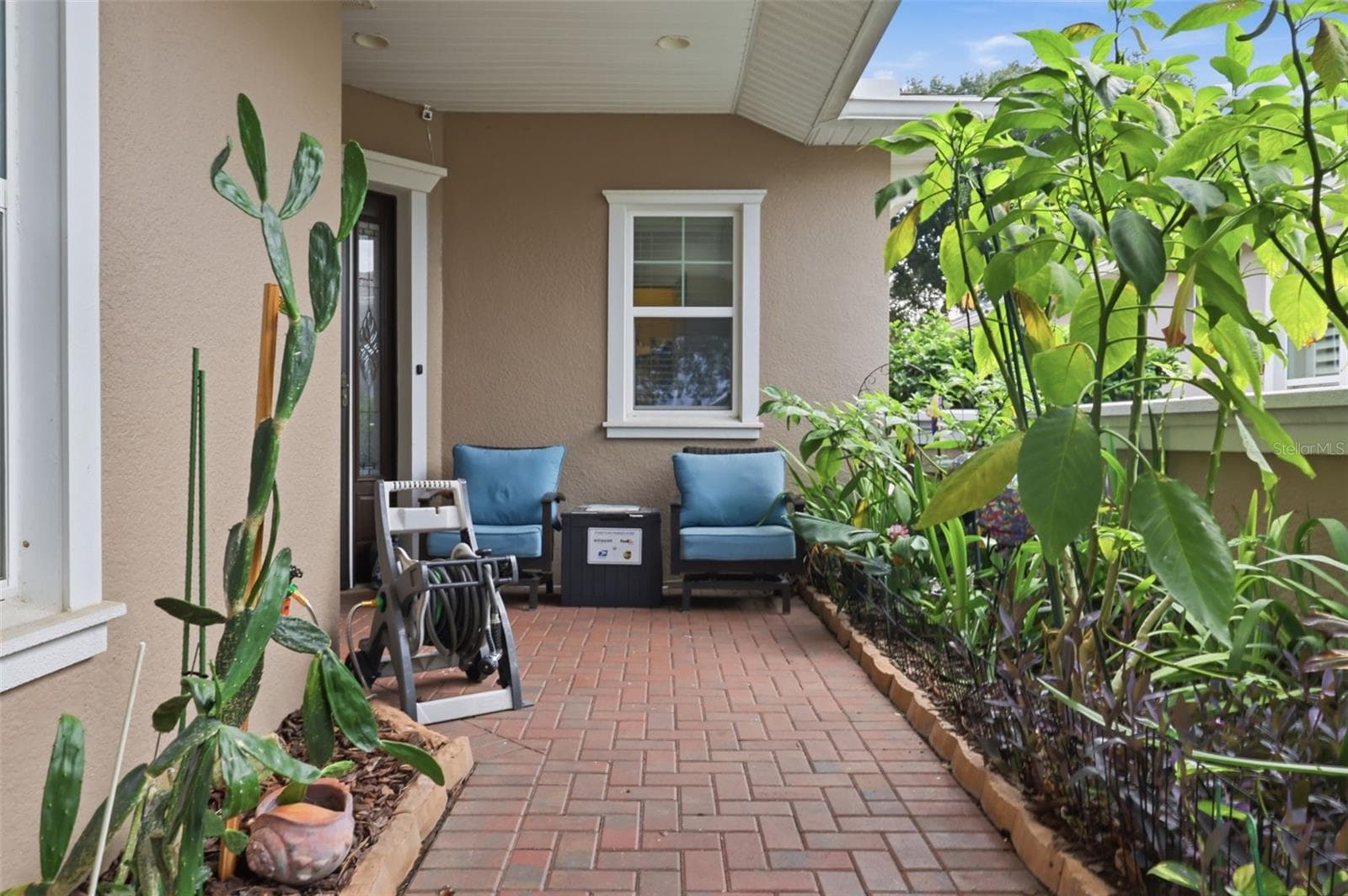 Front Courtyard - 273 SILVER MAPLE RD, GROVELAND