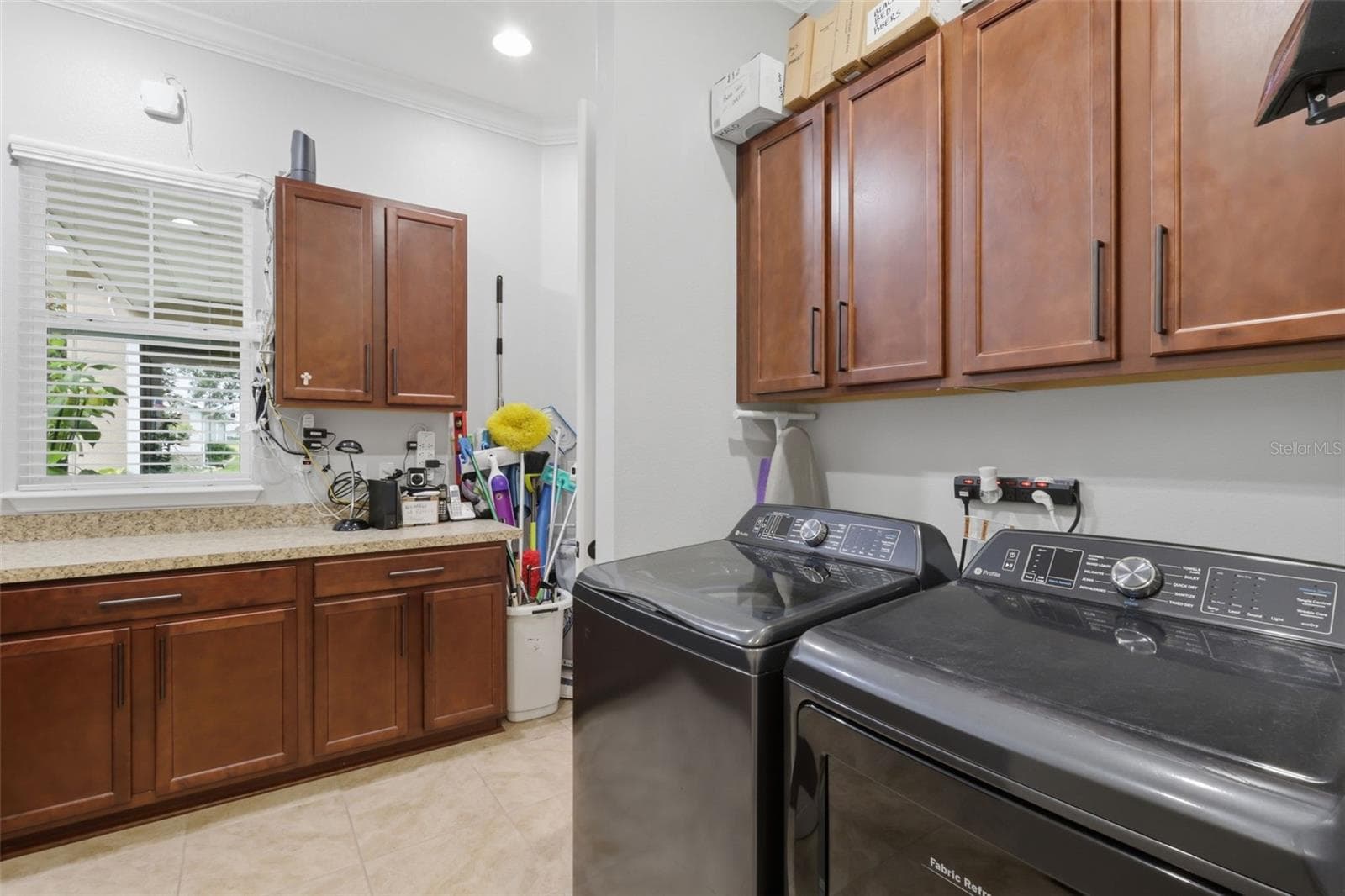 Smart Space/Laundry Room - 273 SILVER MAPLE RD, GROVELAND