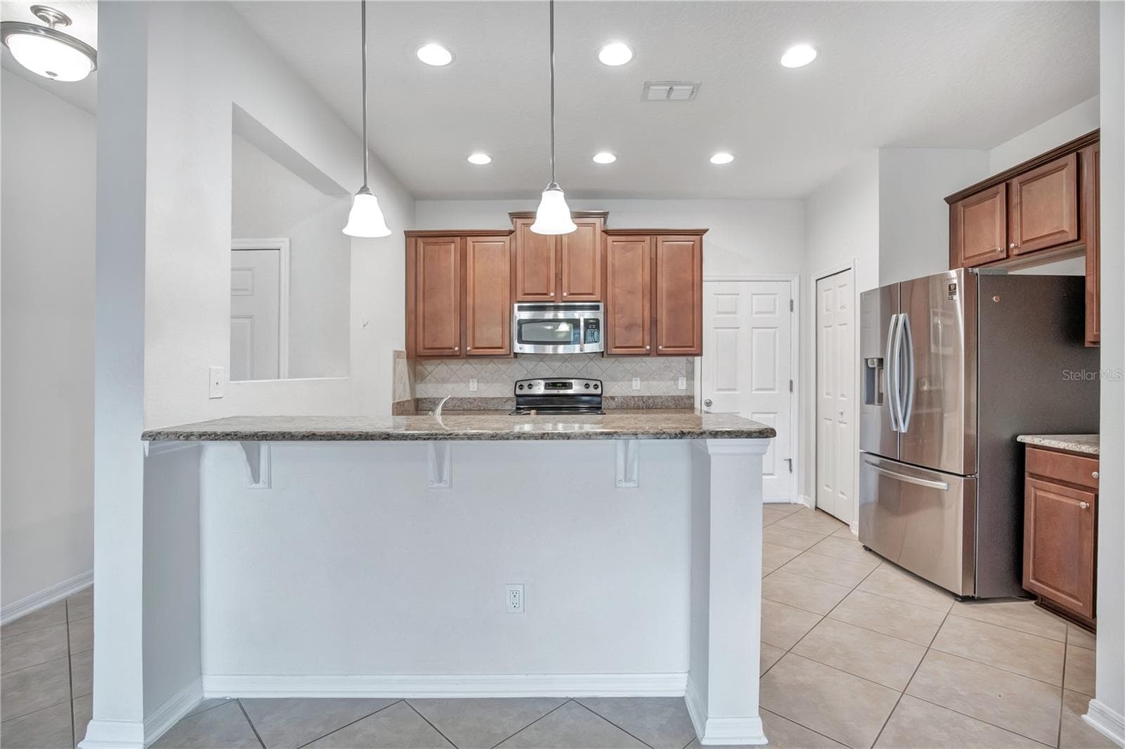 Townhouse at 196 WINDFLOWER WAY, OVIEDO, photo 7 of 33