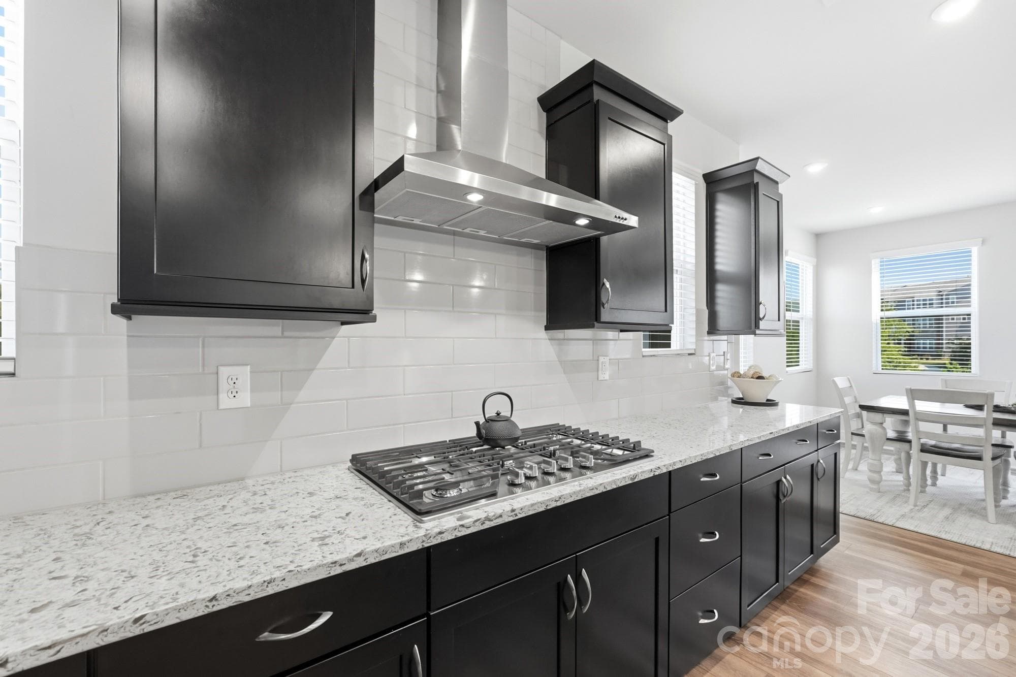 Gas cooktop & vented exhaust - 2745 Ensemble Court, Charlotte