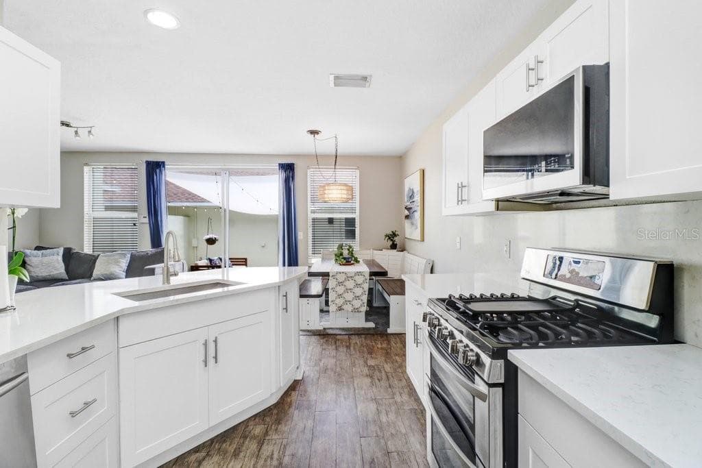 Kitchen - 9915 NEW PARKE RD, TAMPA