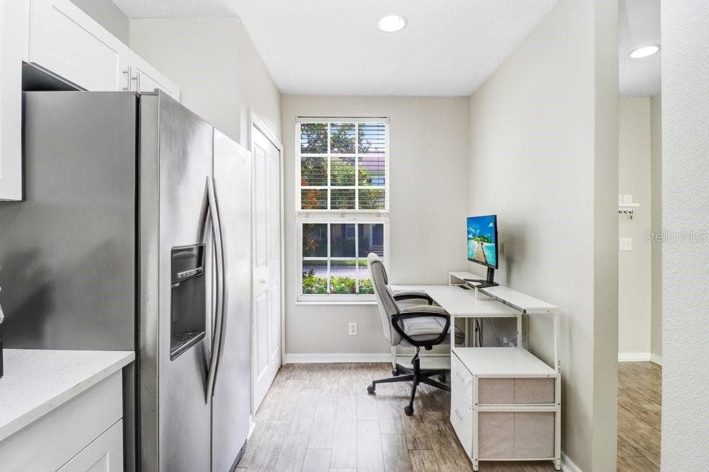 Townhouse at 9915 NEW PARKE RD, TAMPA, photo 15 of 46