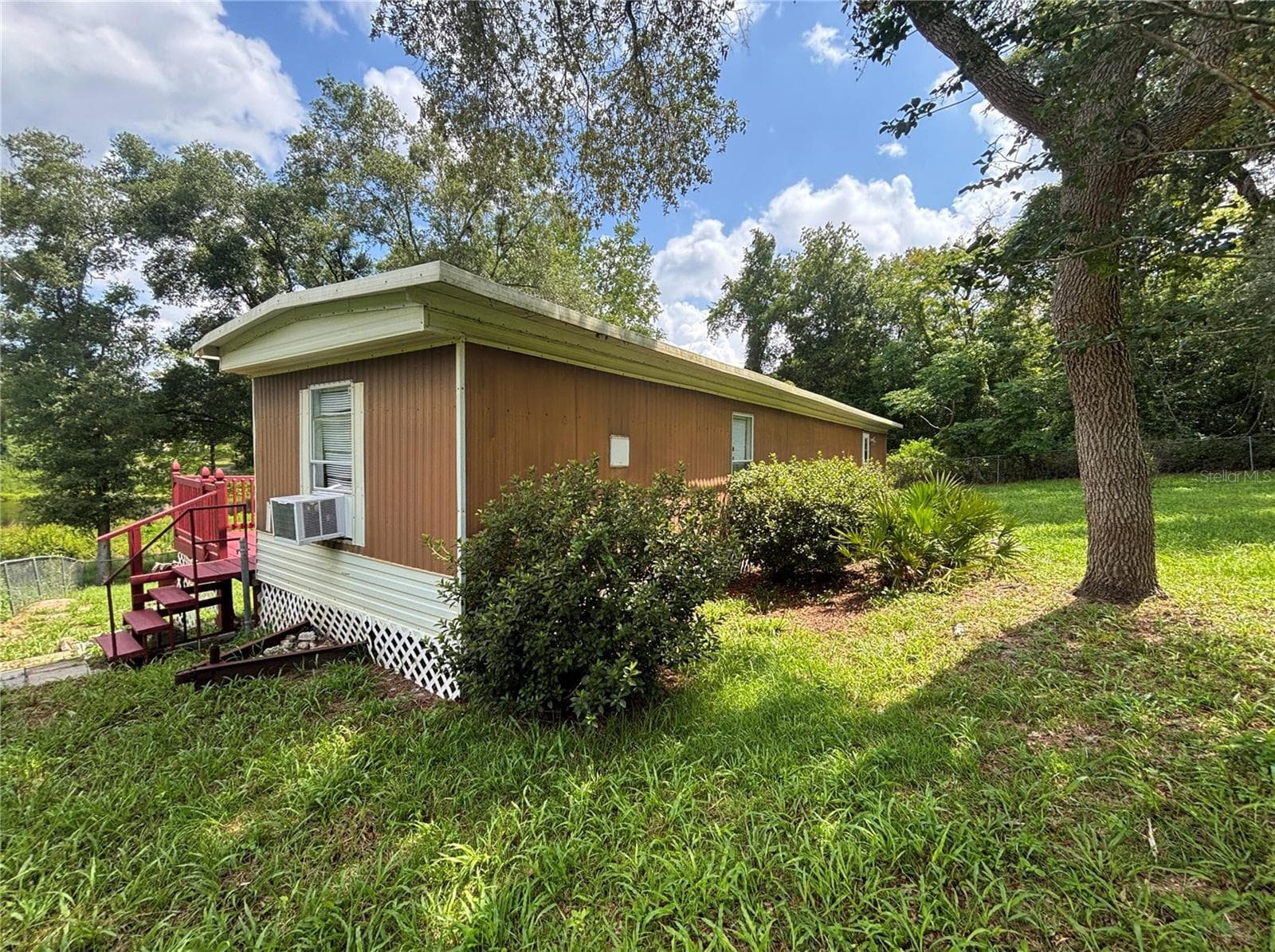 Side View - 18225 SE 22ND PL, SILVER SPRINGS