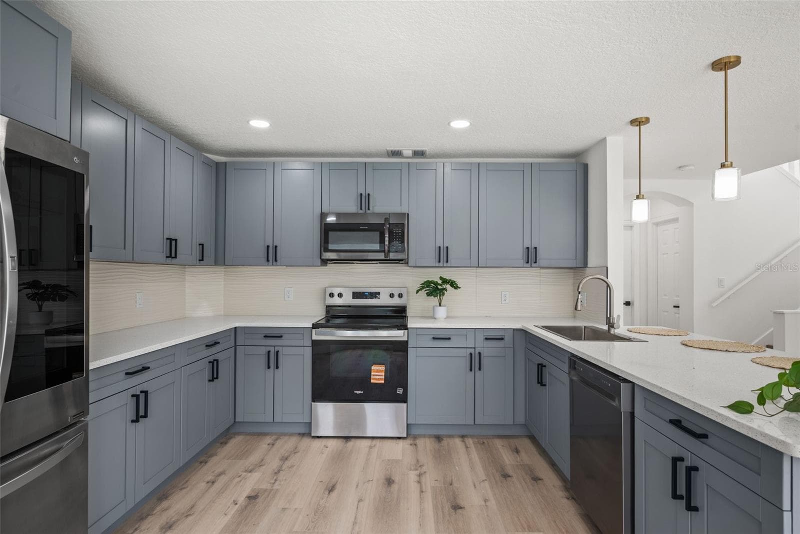 Single Family Residence at 10224 MERRIMAC MANOR DR, RIVERVIEW, photo 4 of 39