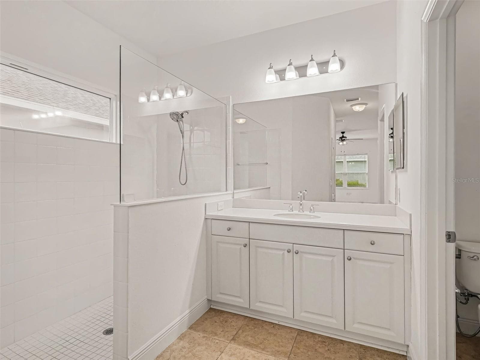 Single Family Residence at 7521 RIDGELAKE CIR, BRADENTON, photo 15 of 29