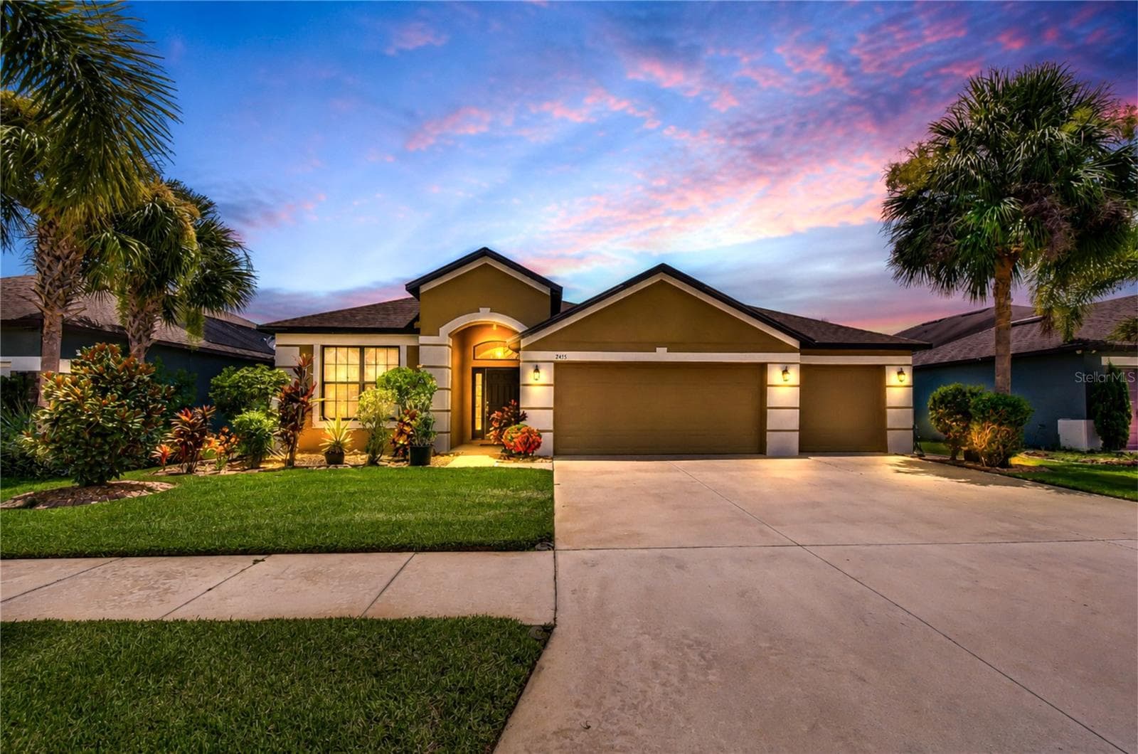 Single Family Residence at 8443 WHITE POPLAR DR, RIVERVIEW, photo 8 of 105