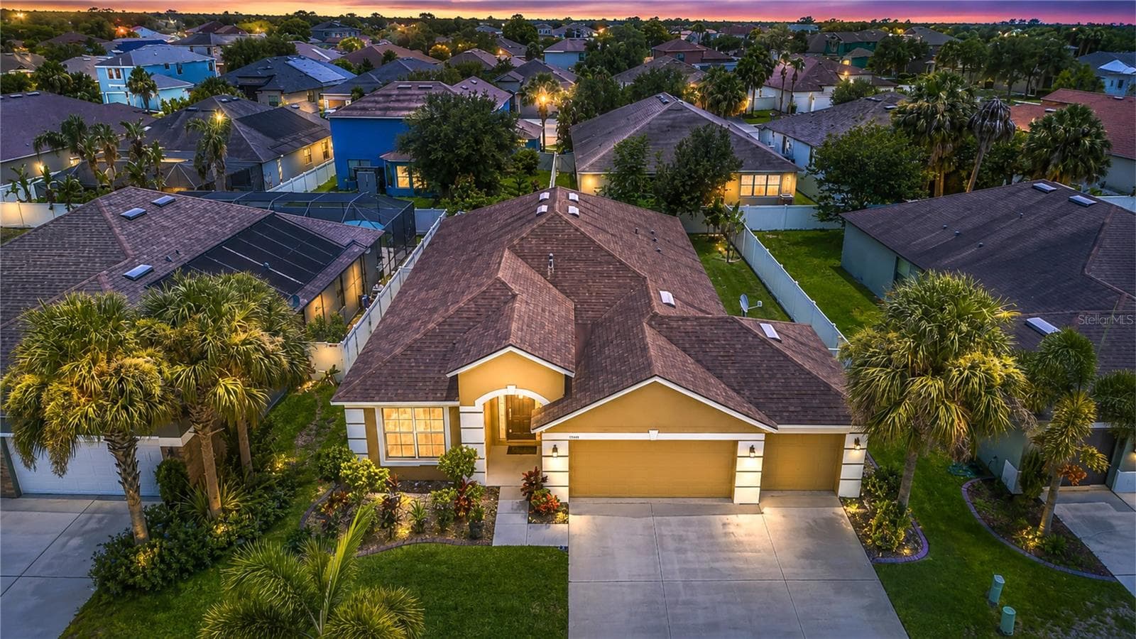 8443 WHITE POPLAR DR