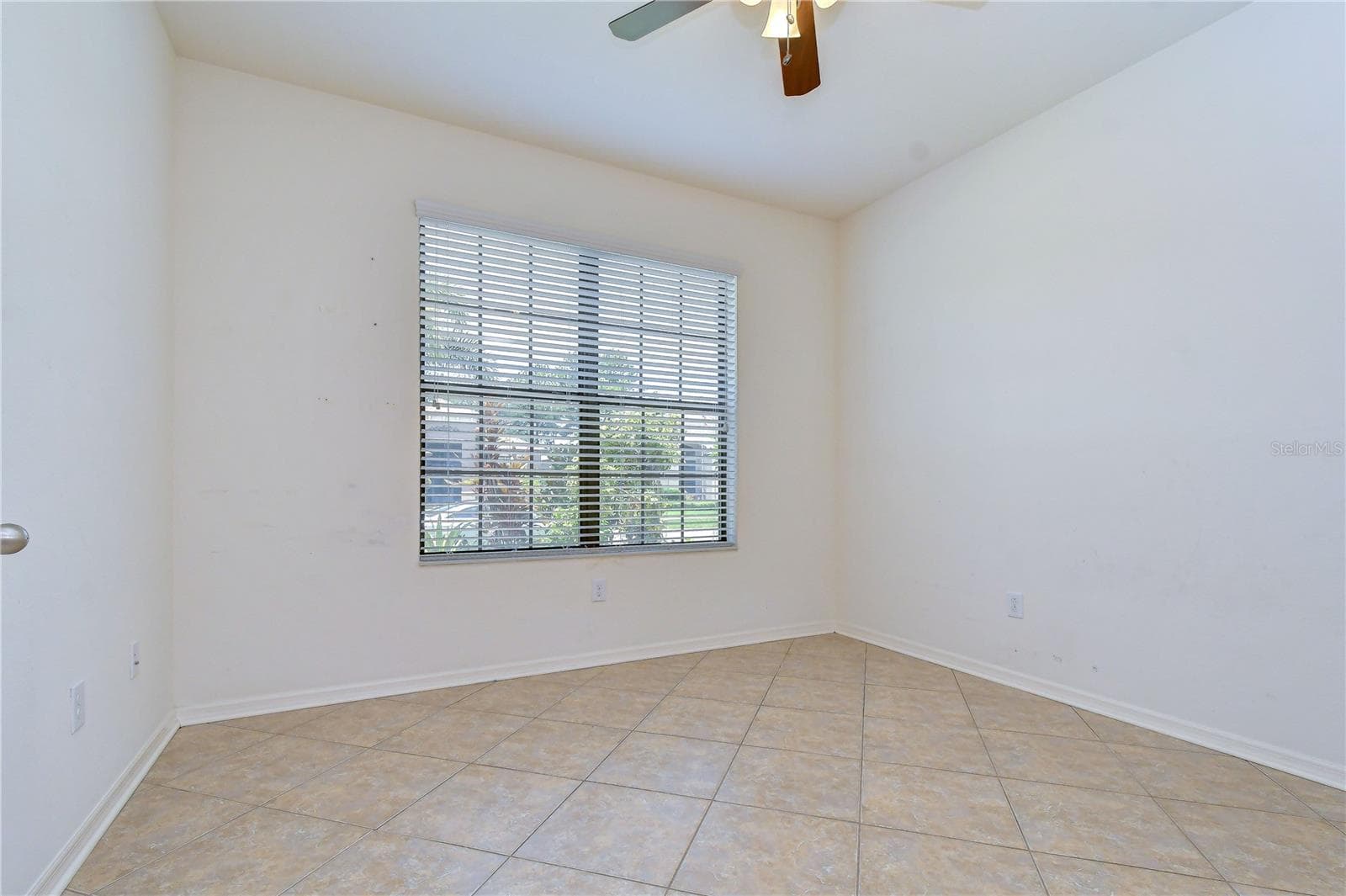 Single Family Residence at 8443 WHITE POPLAR DR, RIVERVIEW, photo 27 of 105