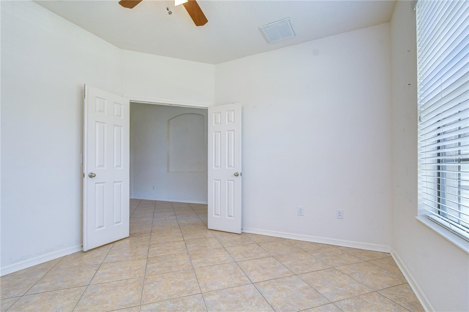 Single Family Residence at 8443 WHITE POPLAR DR, RIVERVIEW, photo 29 of 105