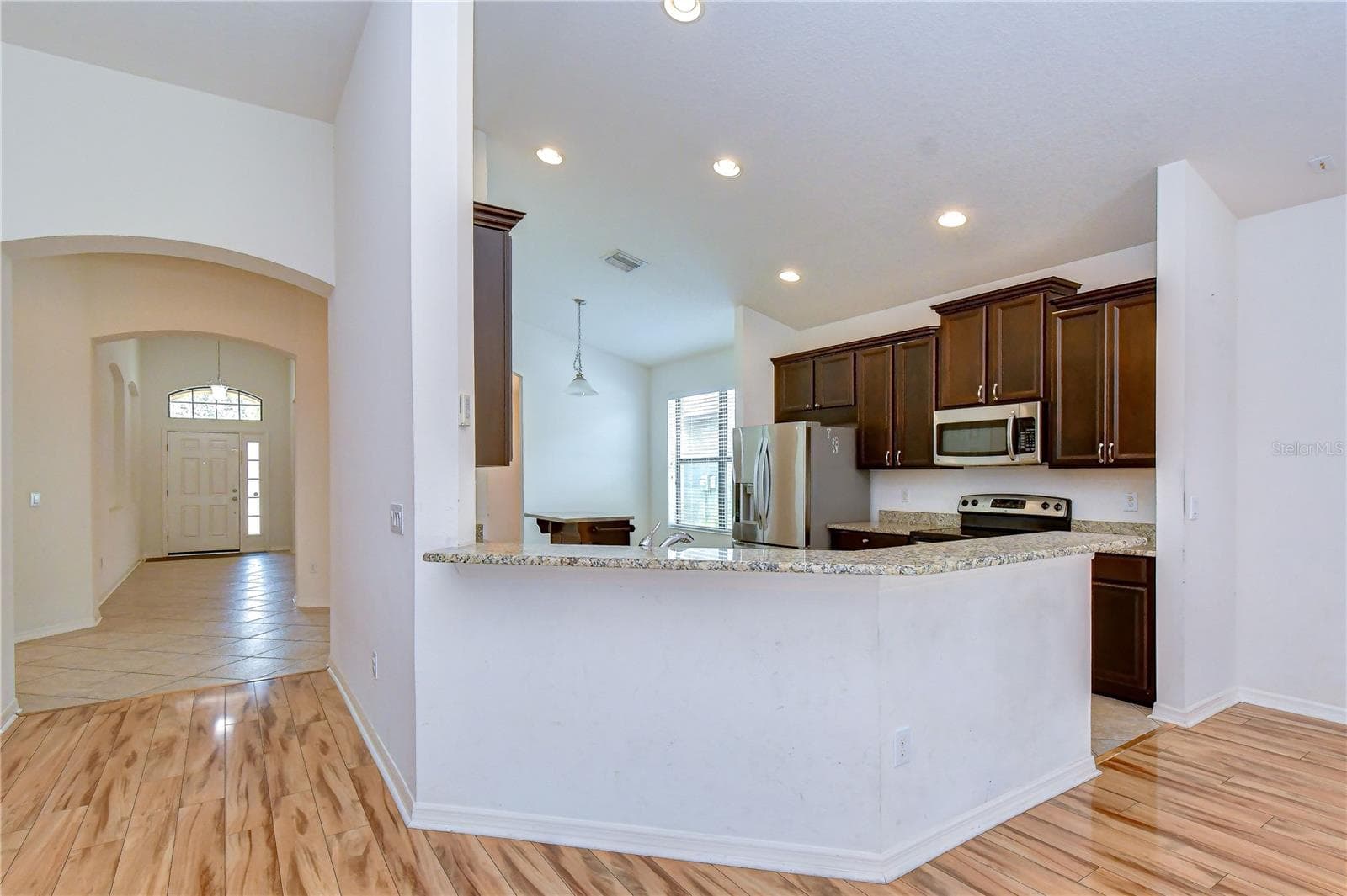 Single Family Residence at 8443 WHITE POPLAR DR, RIVERVIEW, photo 43 of 105
