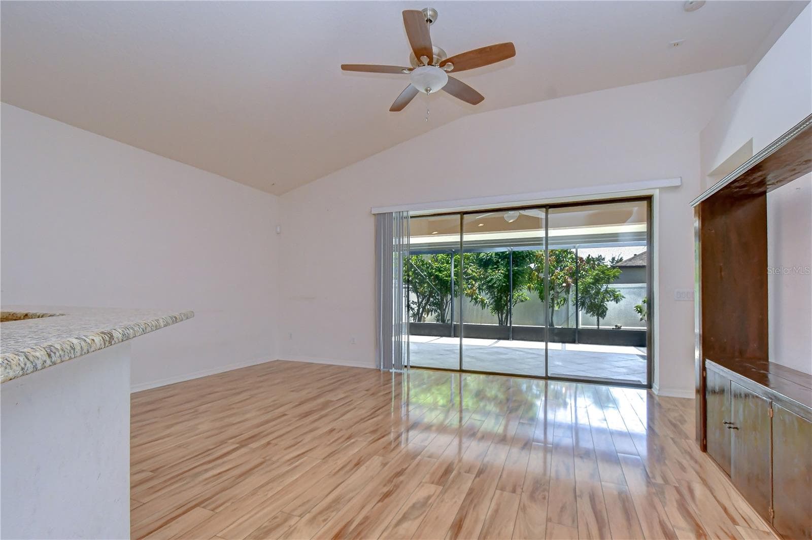 Single Family Residence at 8443 WHITE POPLAR DR, RIVERVIEW, photo 47 of 105