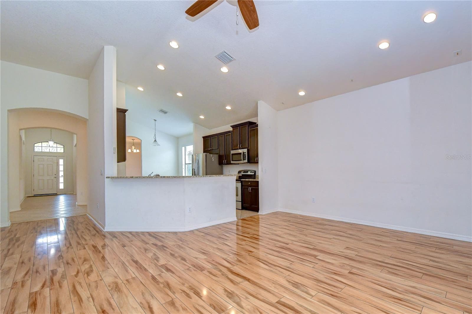Single Family Residence at 8443 WHITE POPLAR DR, RIVERVIEW, photo 49 of 105