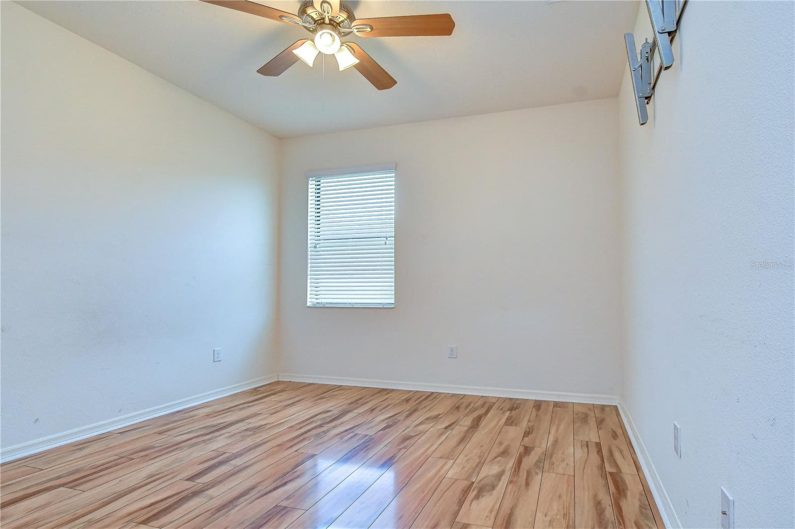 Single Family Residence at 8443 WHITE POPLAR DR, RIVERVIEW, photo 65 of 105