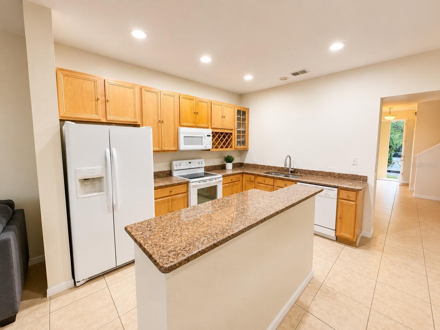 Townhouse at 7601 ACKLINS RD, KISSIMMEE, photo 4 of 14