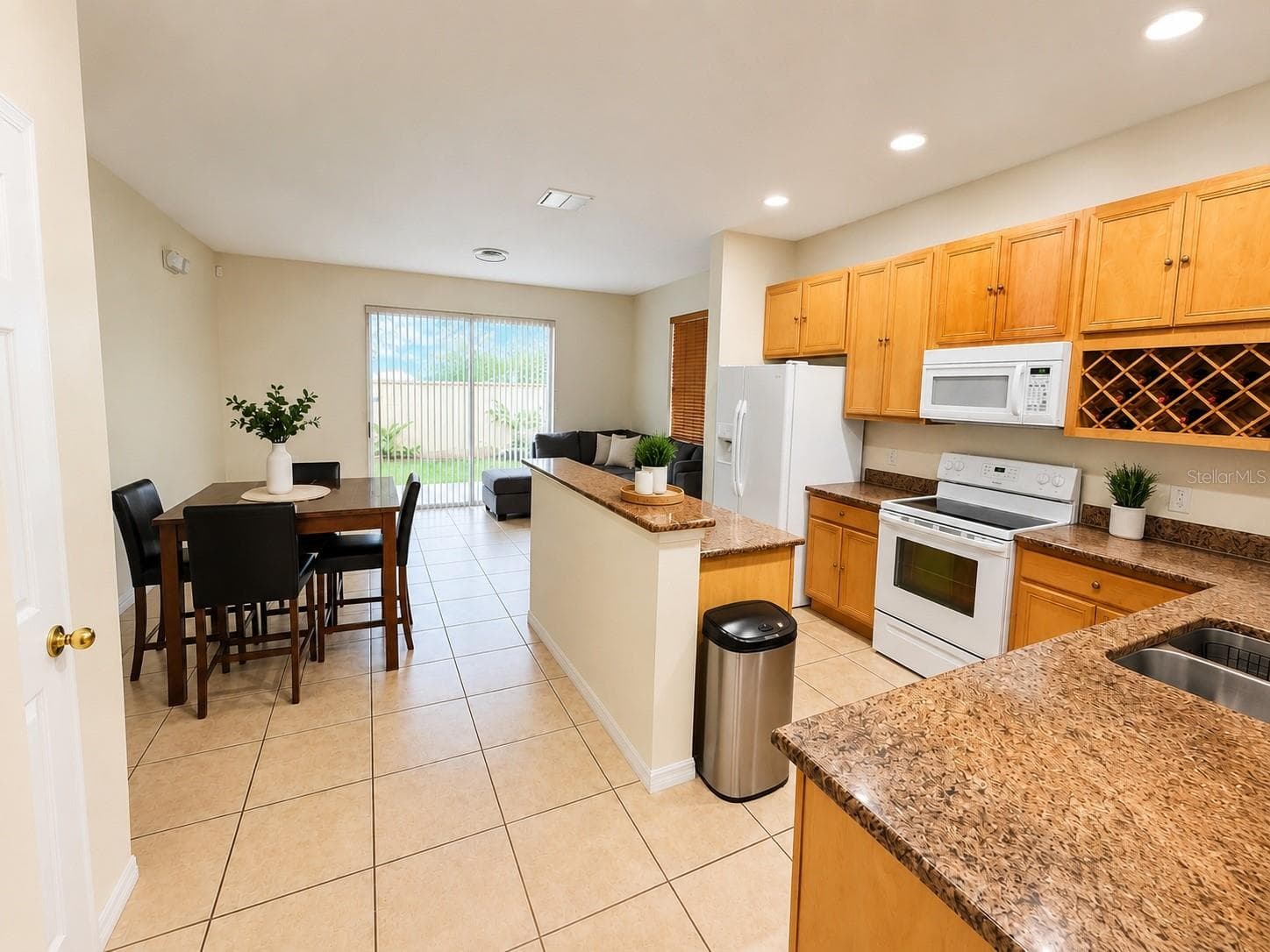 Townhouse at 7601 ACKLINS RD, KISSIMMEE, photo 3 of 14