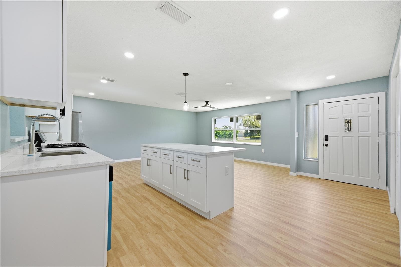 Single Family Residence at 5920 DENVER ST NE, ST PETERSBURG, photo 8 of 64