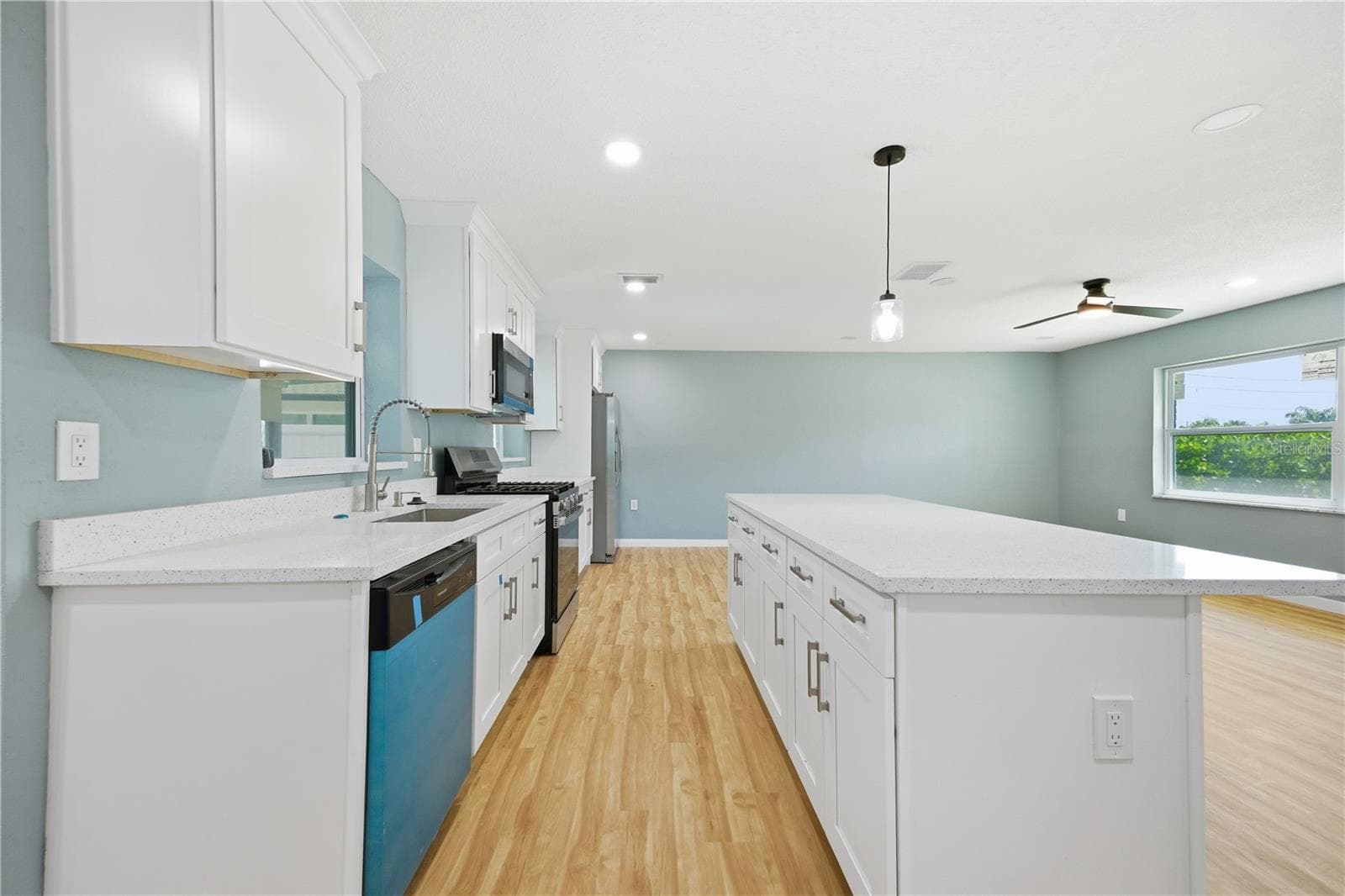 Single Family Residence at 5920 DENVER ST NE, ST PETERSBURG, photo 11 of 64